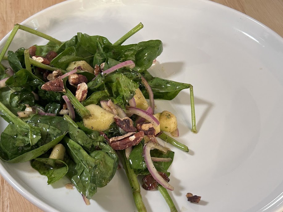 Apple spinach salad with bacon and pecans